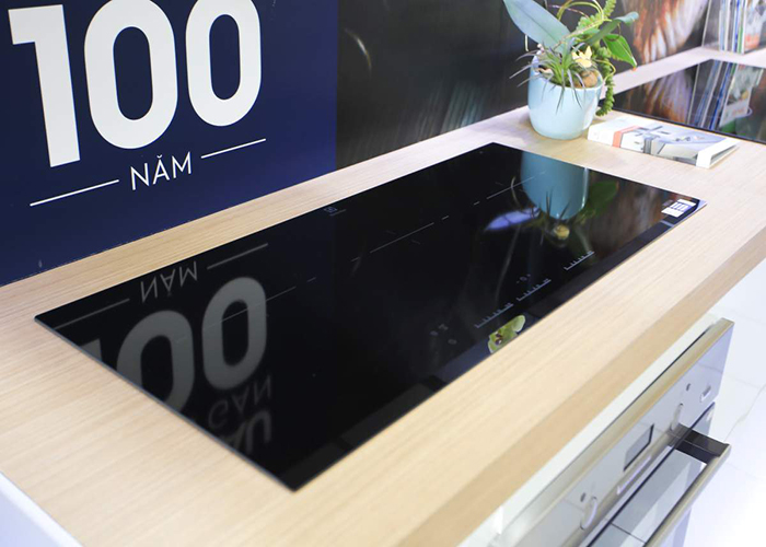 Electrolux  EHL9530FOK trang bị bảng điều khiển dạng cảm ứng